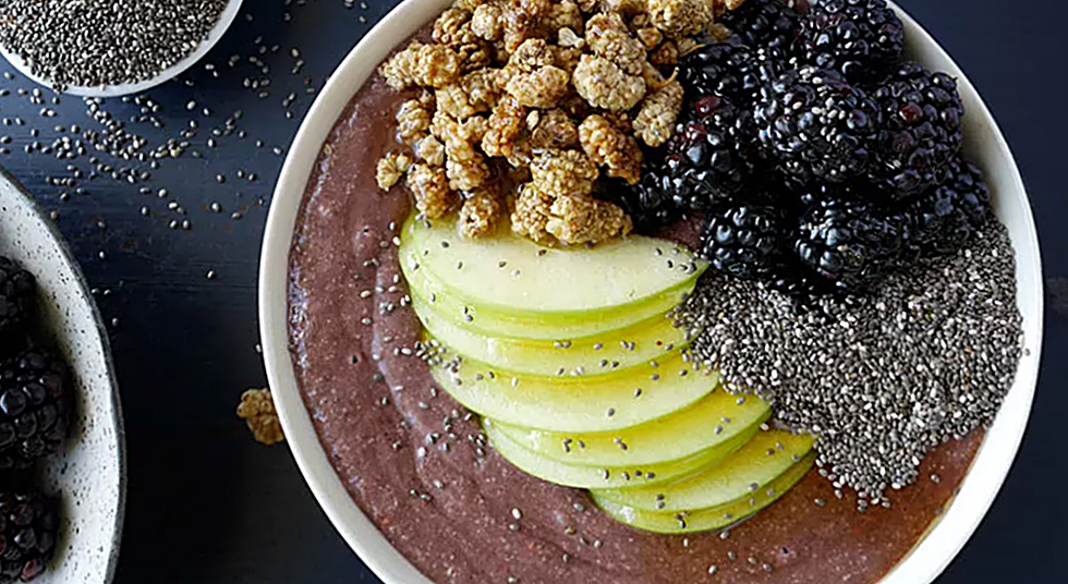 Beeren-Kokos-Smoothie-Bowl